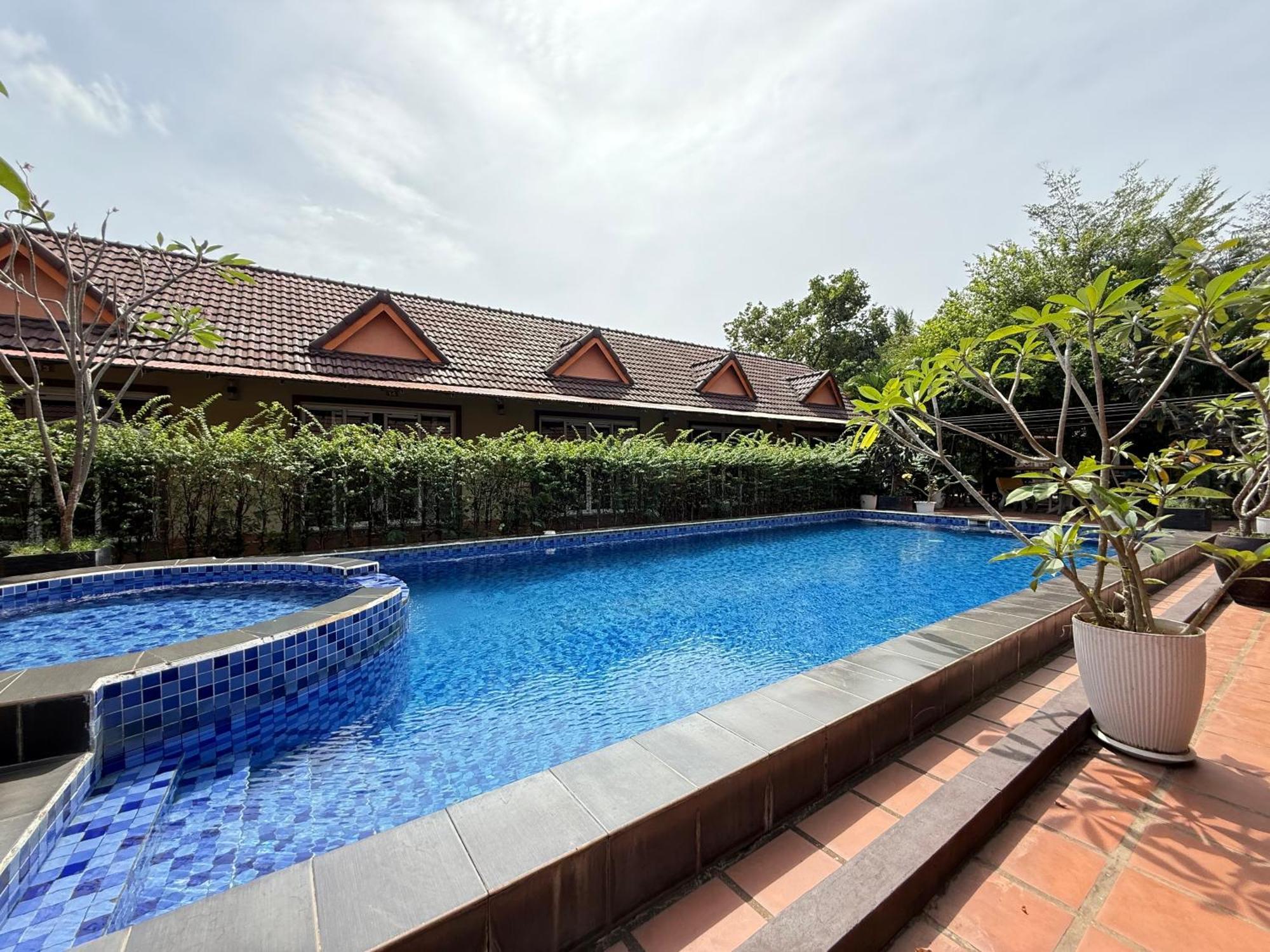 Hello Kampot Resort Екстериор снимка