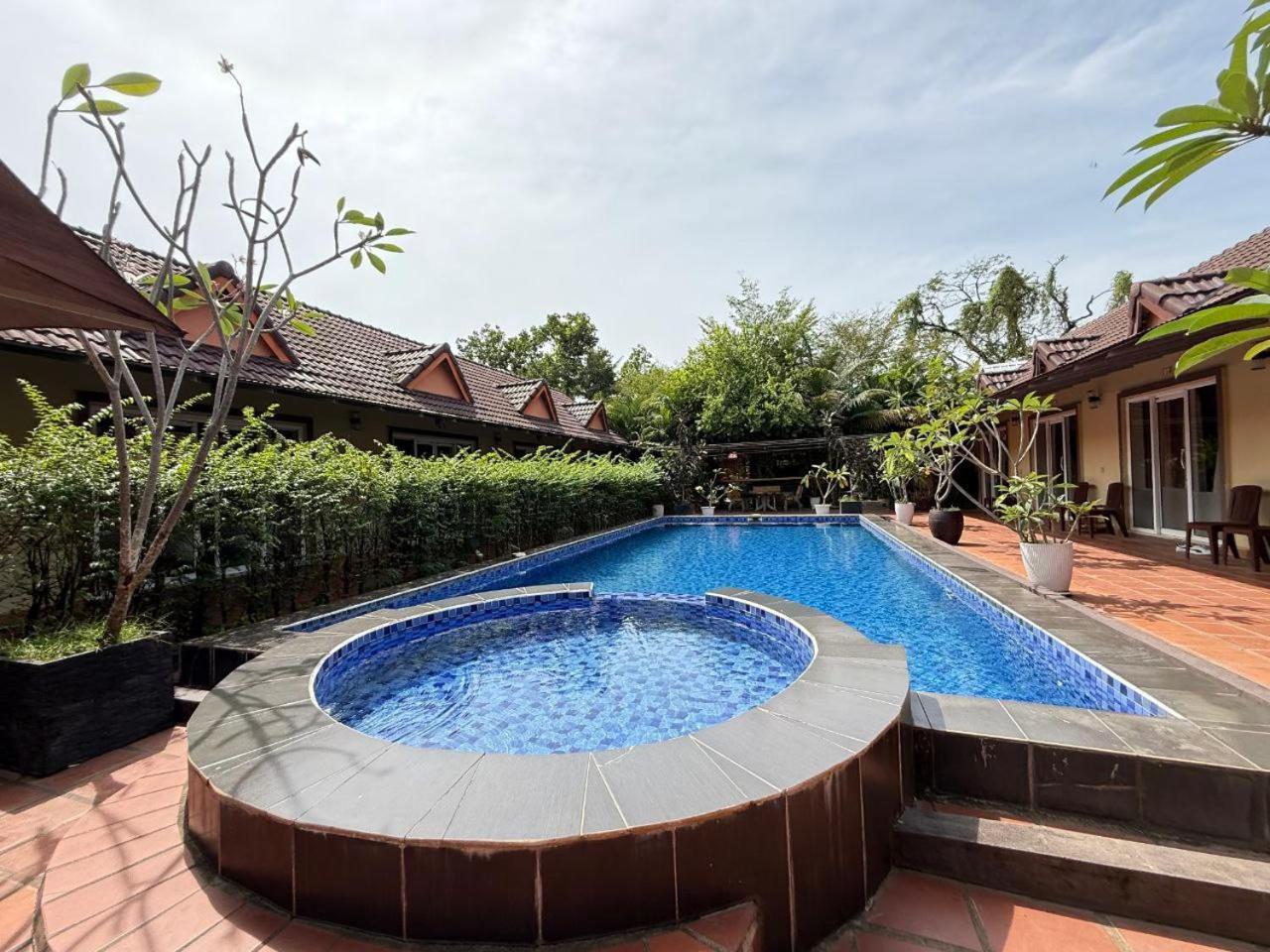 Hello Kampot Resort Екстериор снимка