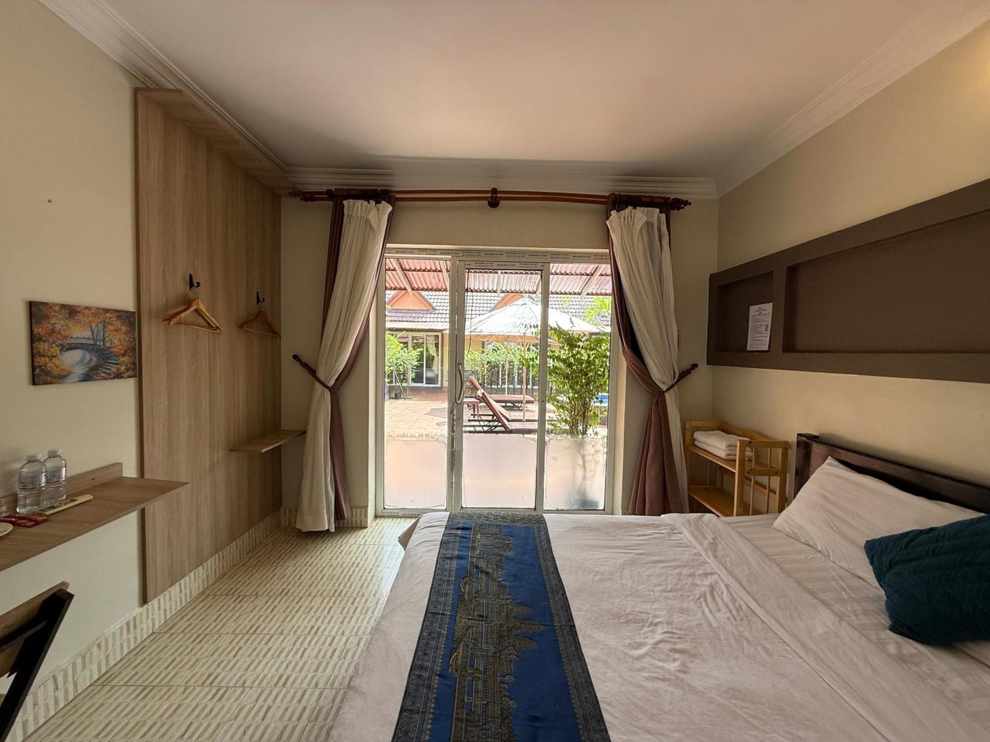 Hello Kampot Resort Екстериор снимка